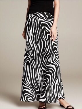 Banana Republic Zebra Print Patio maxi Skirt 2 xs